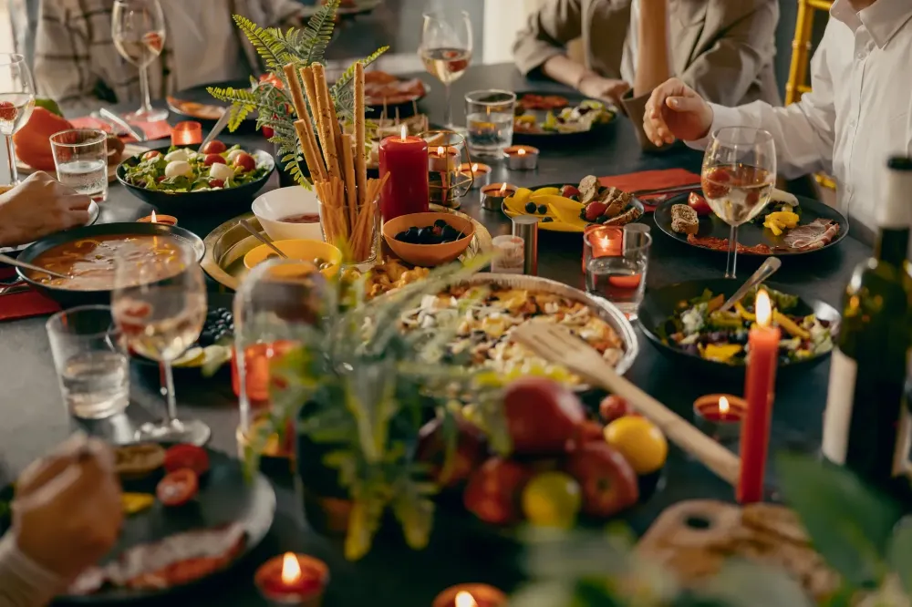What is Family Style Catering? A Comprehensive Guide